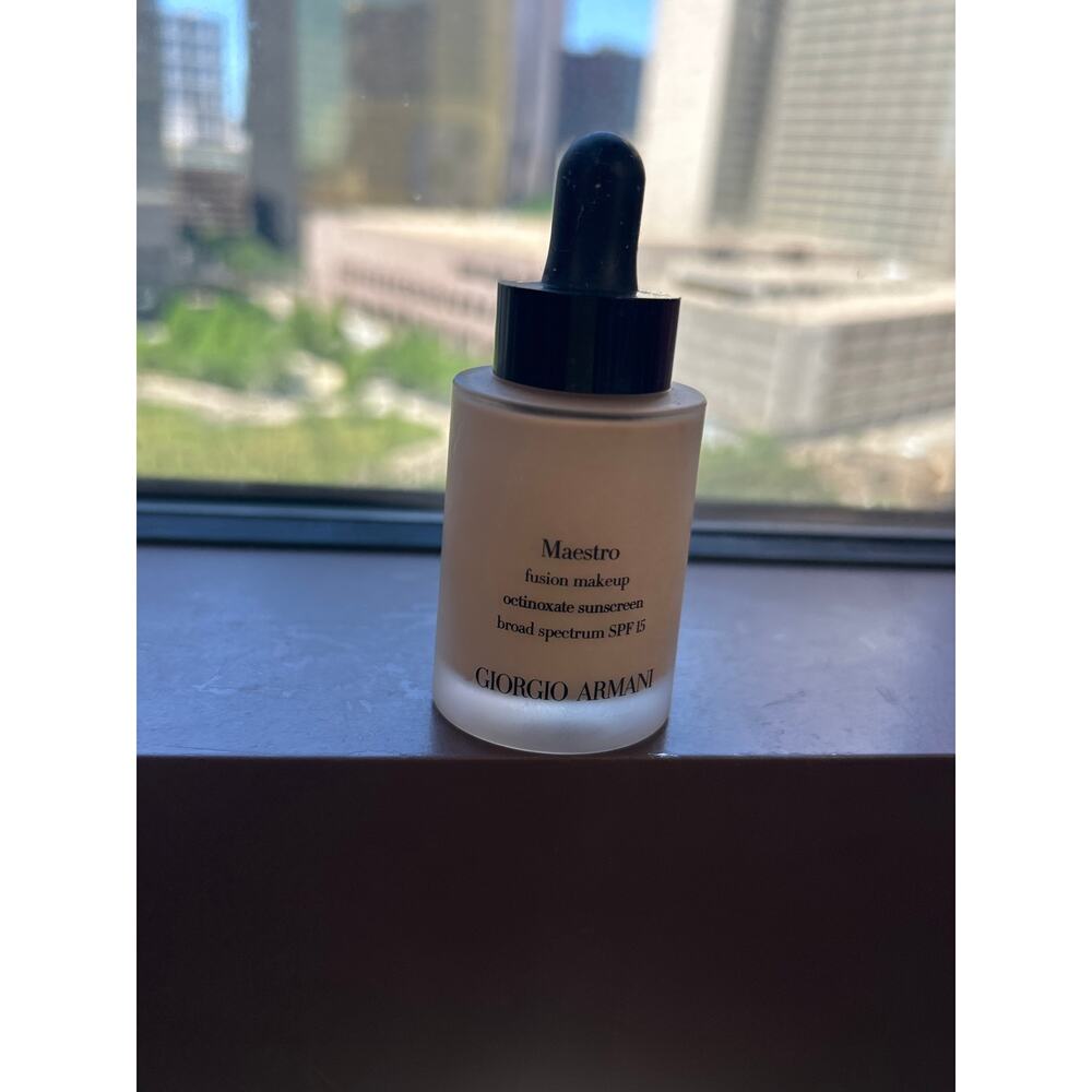 Giorgio Armani  POWER FABRIC Foundation